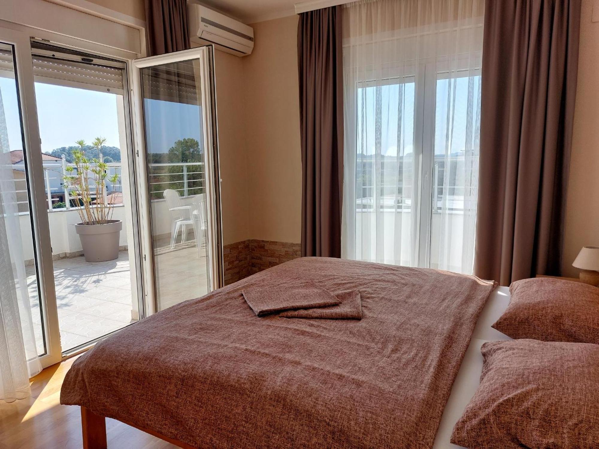 دونجي ستوج "House Muenster" Bed&Breakfast - Ulcinj الغرفة الصورة